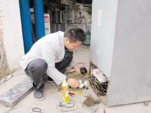杭州星崎艾世銘制冰機(jī)售后全國(guó)維修電話號(hào)碼查詢(徐州美的制冰機(jī)維修點(diǎn))